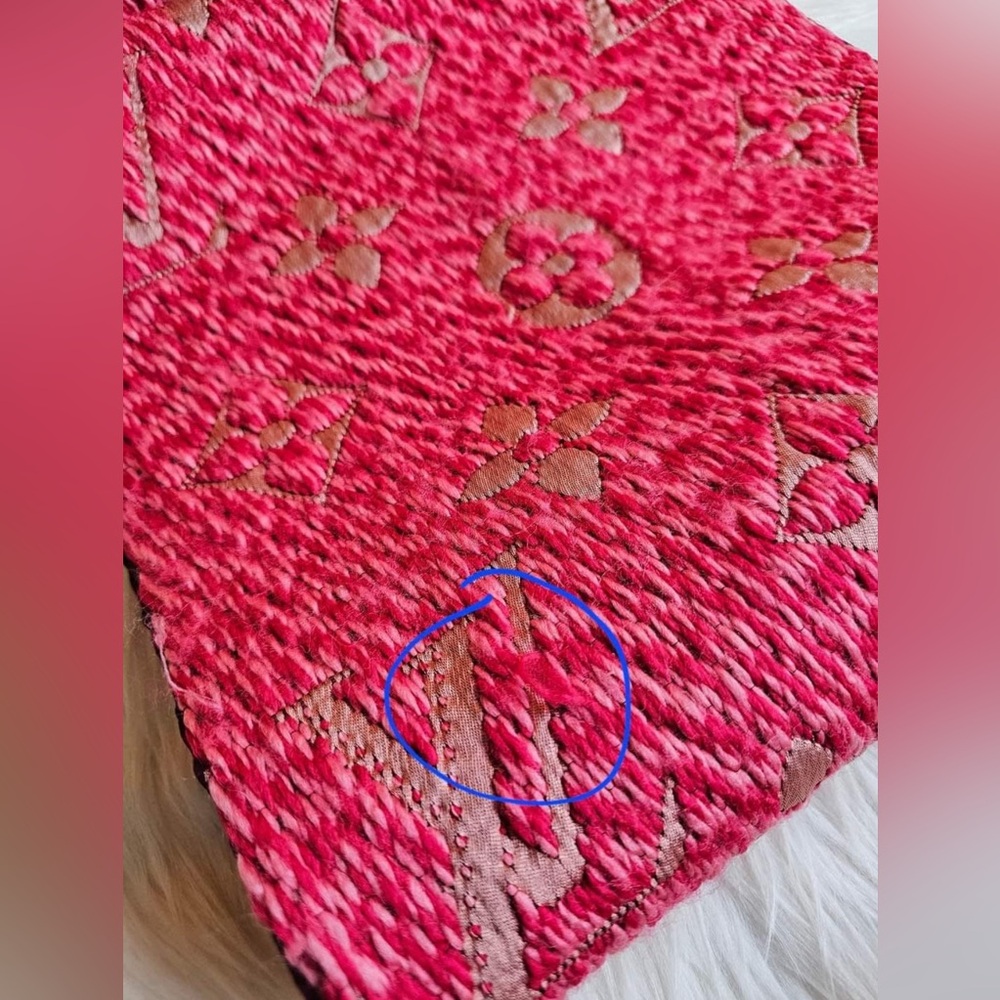 ✨Louis Vuitton Logomania Scarf! - Picture 6 of 9